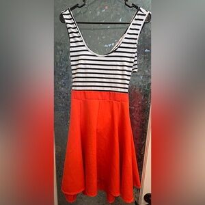 Casual Black and White A-Line Dress with Peter Pan Collar B10